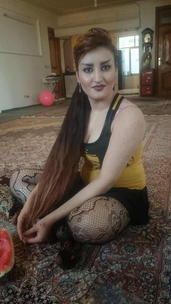 sexy iranian wife 