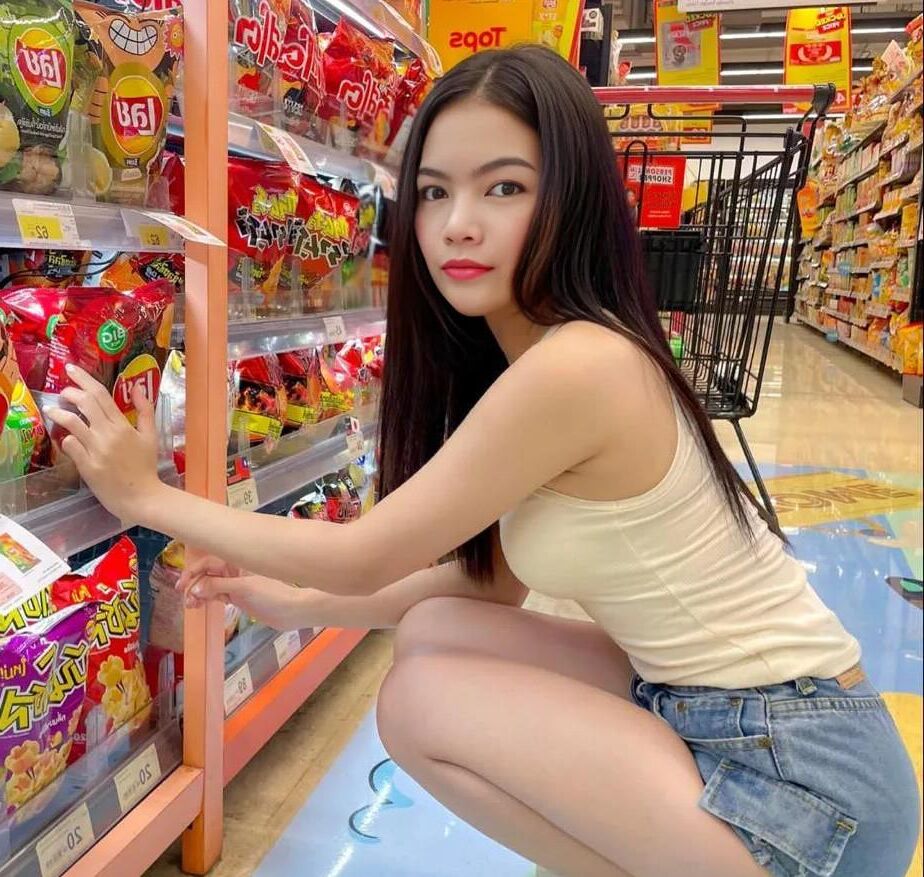 Akira, I am your Asian bondage slut...what would you do with me?