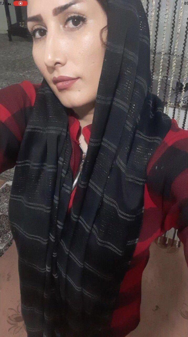 sexy iranian wife 