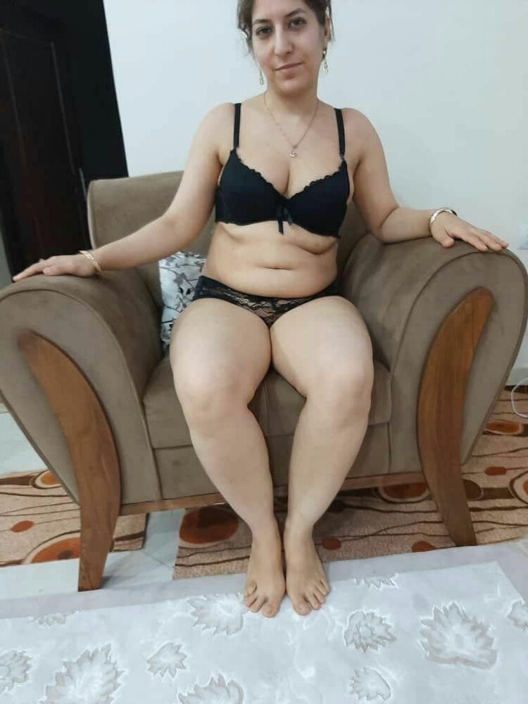 sexy iranian wife 
