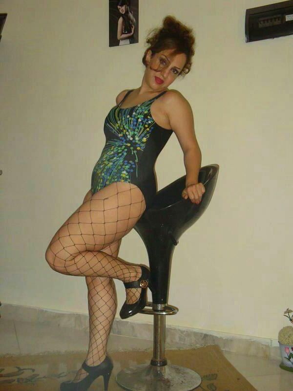 sexy iranian wife 