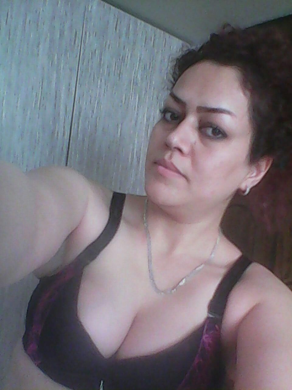 sexy iranian wife 