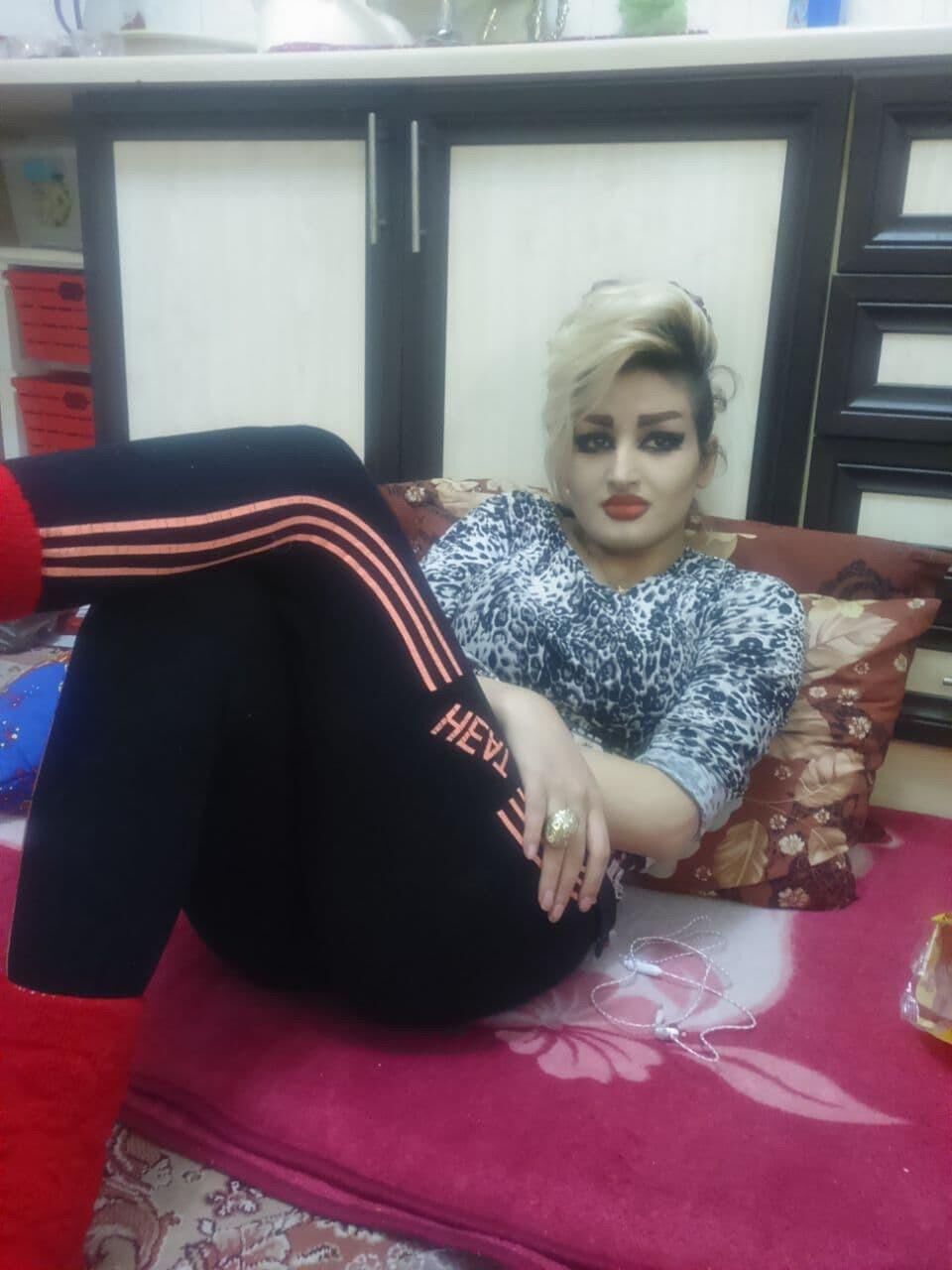 sexy iranian wife 