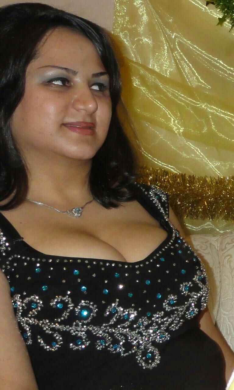 sexy iranian wife 