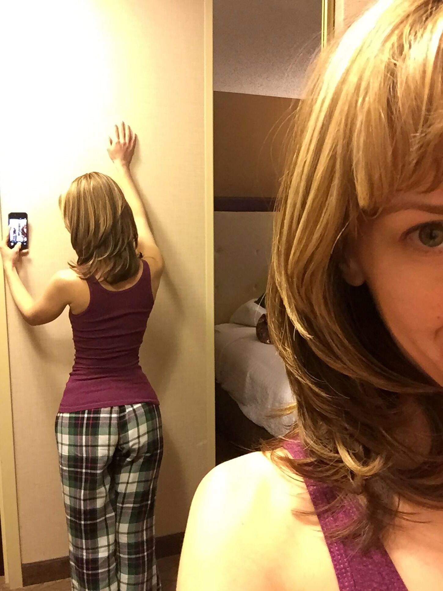 Frimousse fait dans le selfie sexy de charmeuse