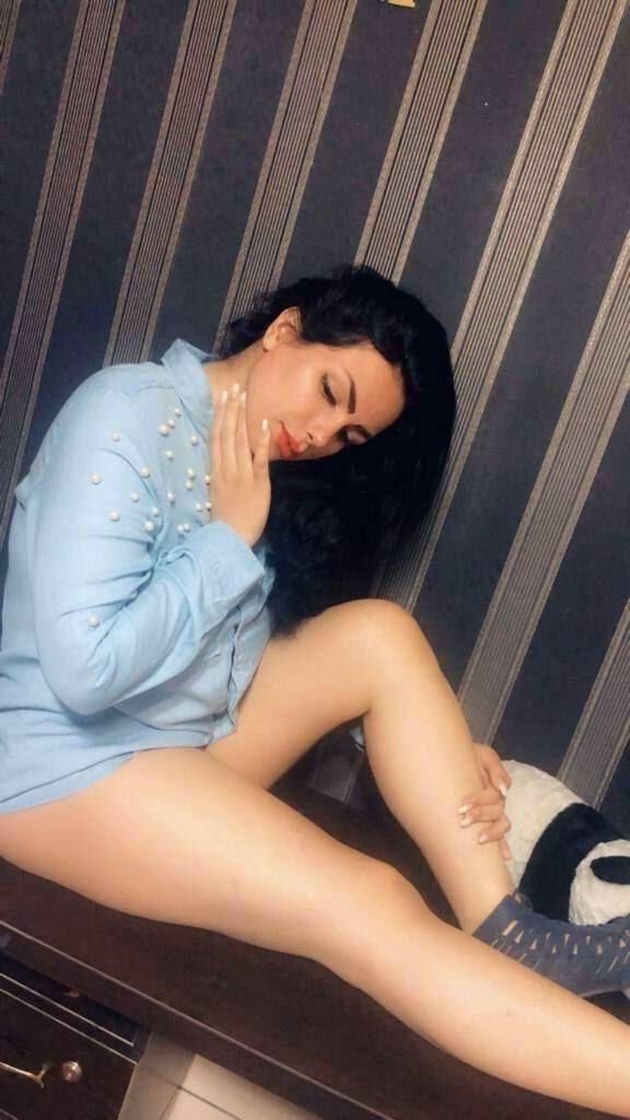 sexy iranian wife 
