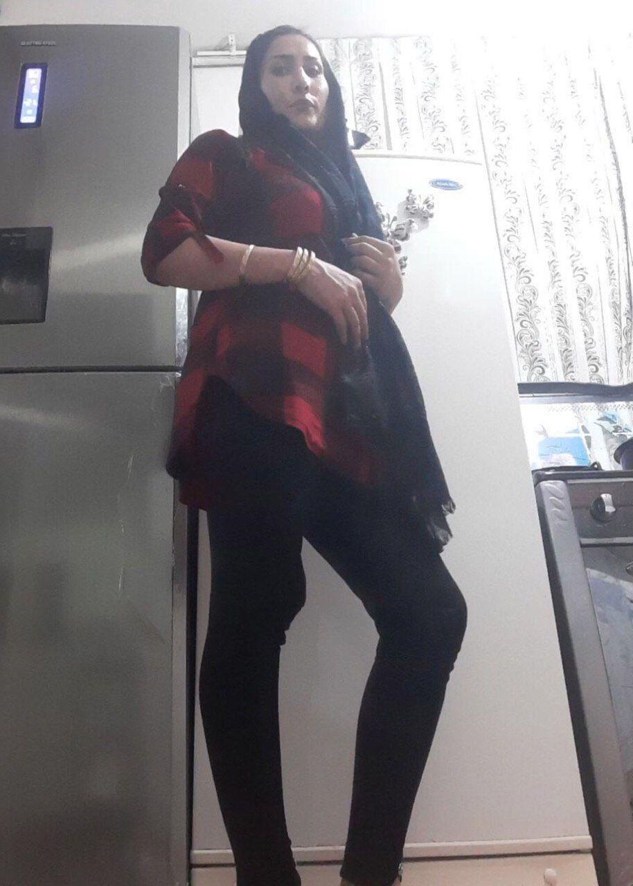 sexy iranian wife 