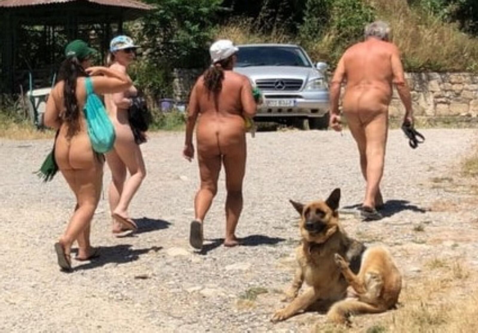 Nudist 