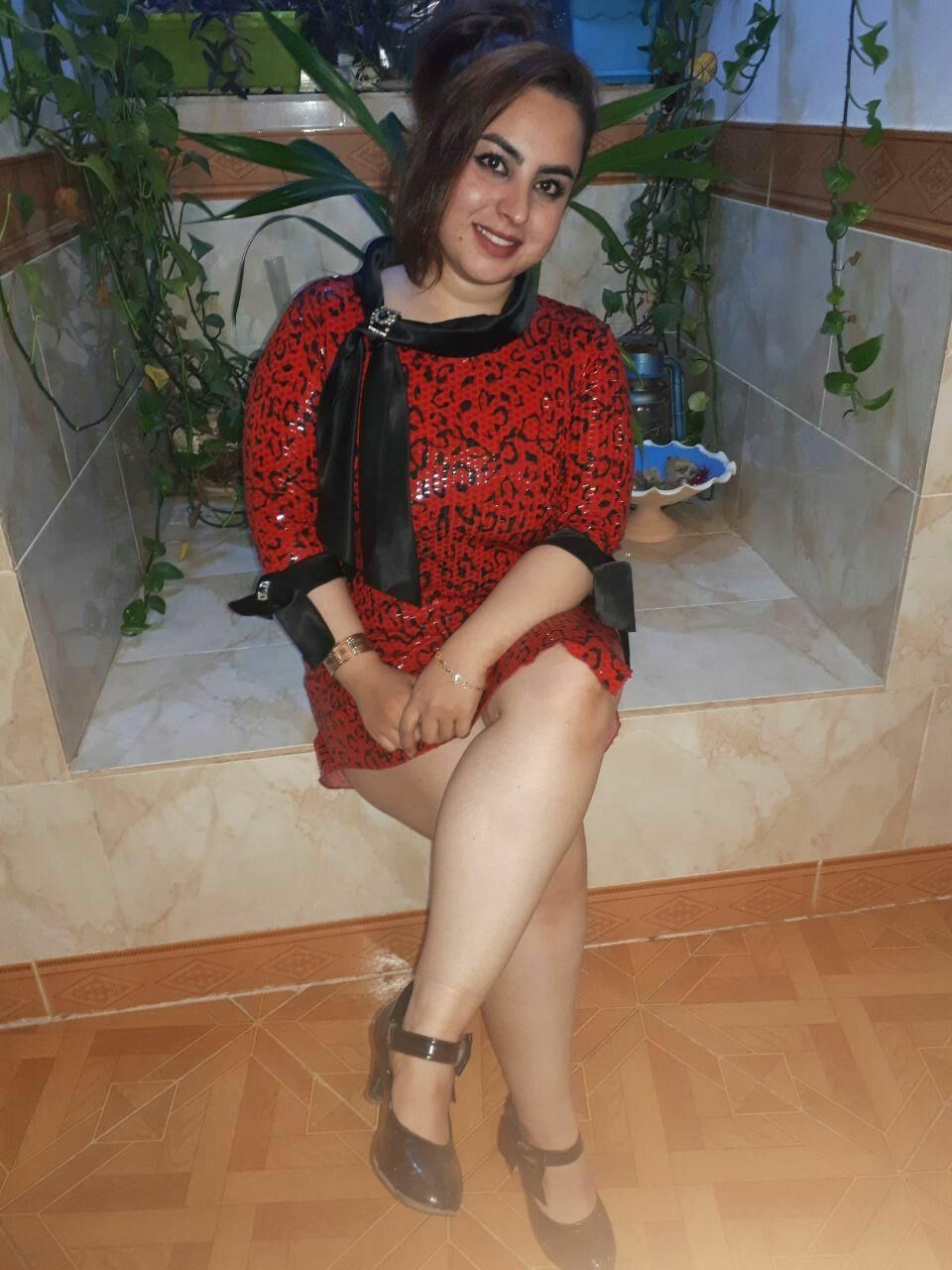 sexy iranian wife 