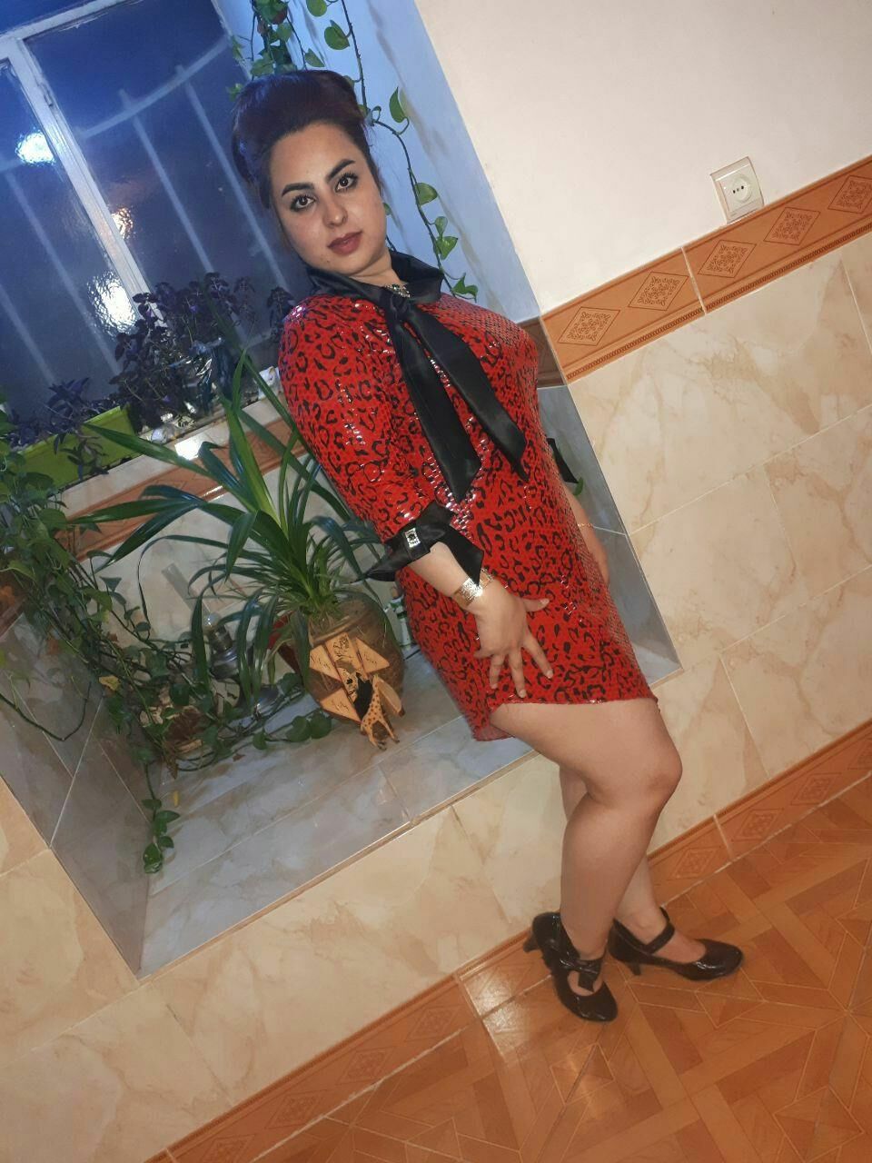 sexy iranian wife 
