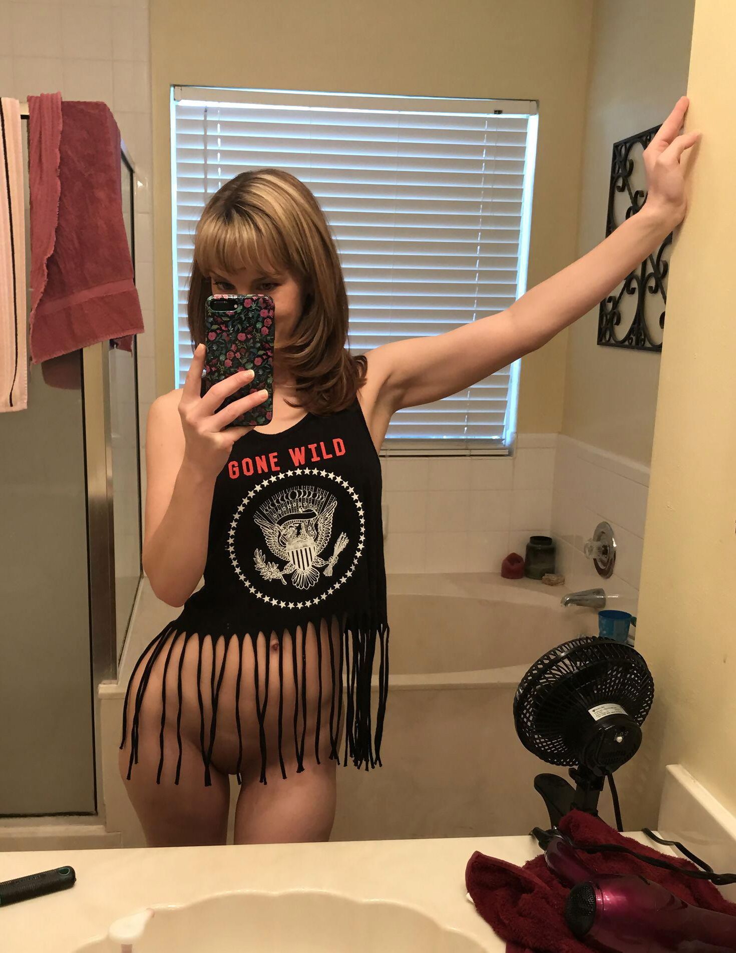 Frimousse fait dans le selfie sexy de charmeuse