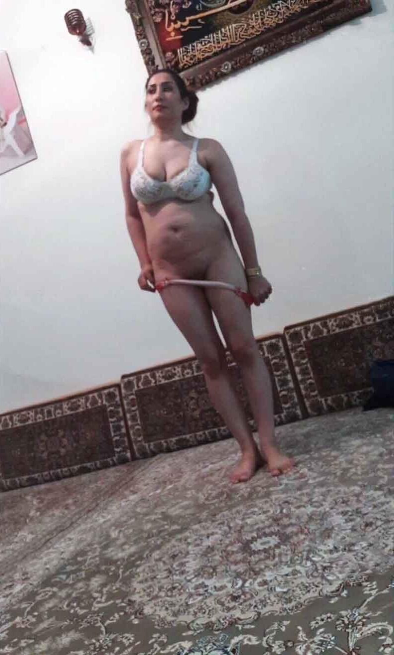 sexy iranian wife 