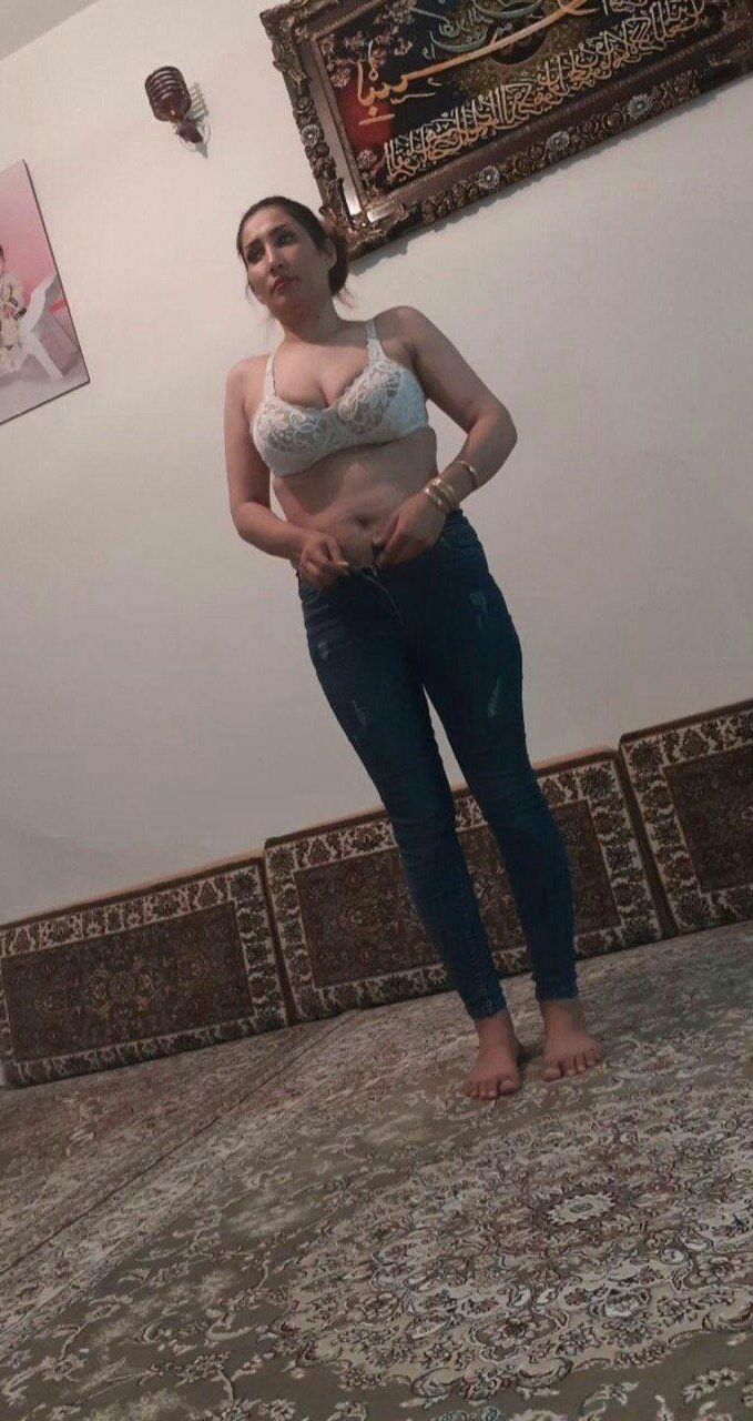 sexy iranian wife 