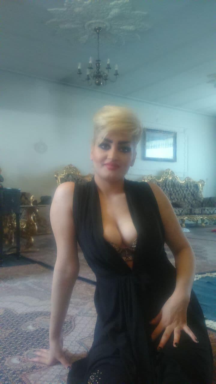 sexy iranian wife 