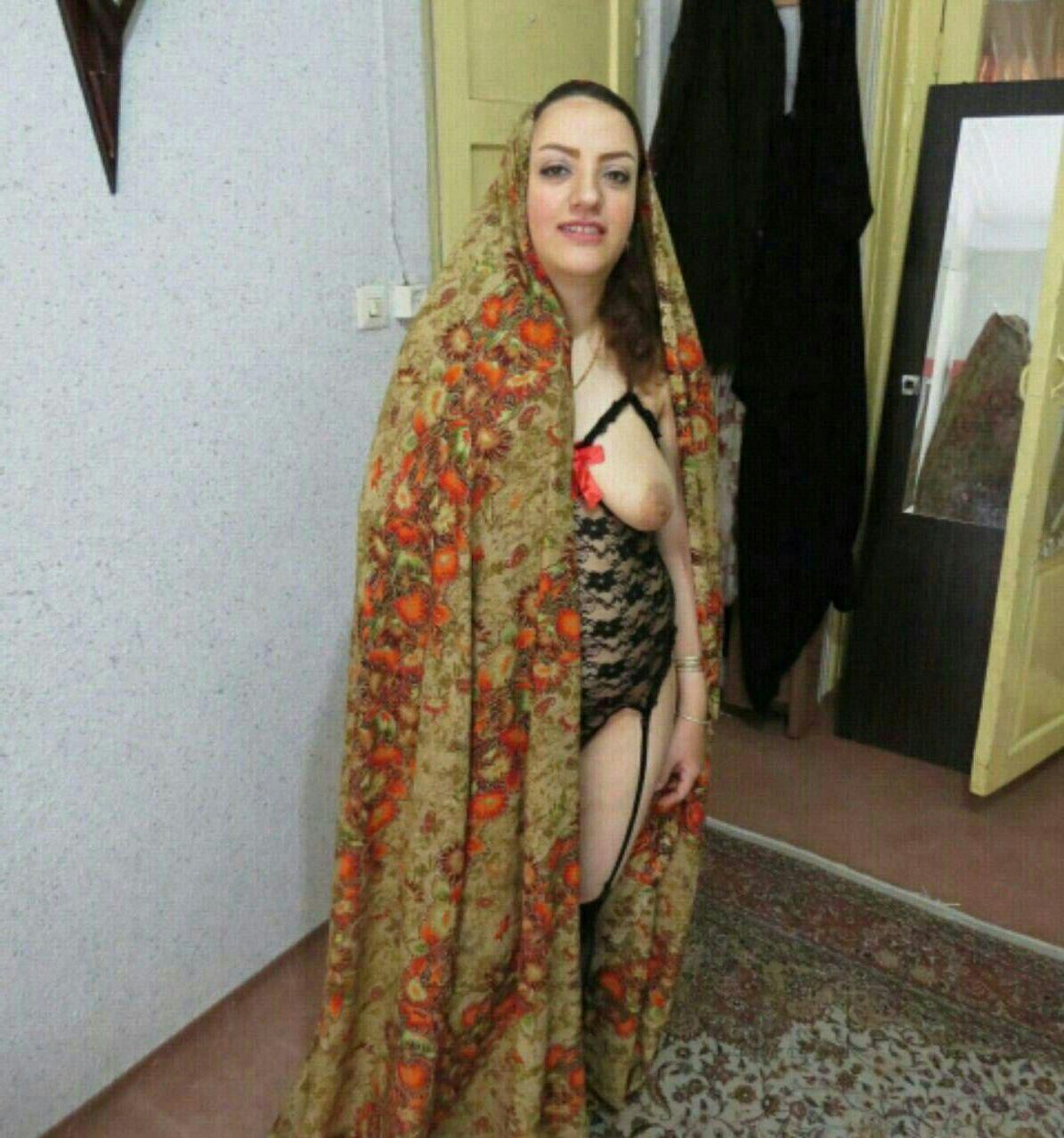 sexy iranian wife 