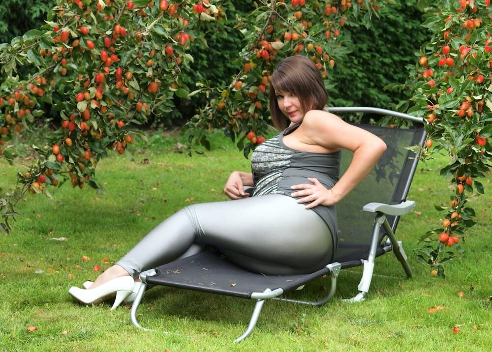Hot Moms Next Door XII