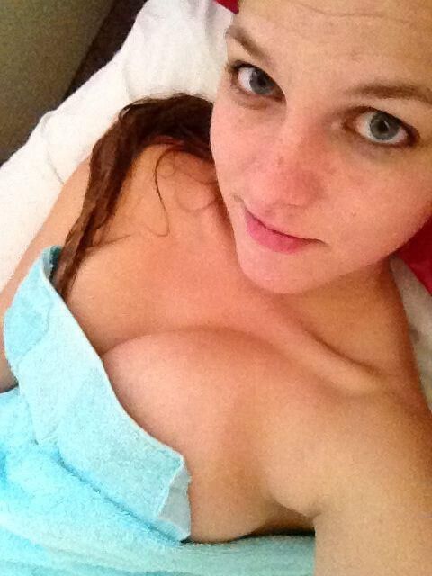 Vollbusige junge Teenager Selfies
