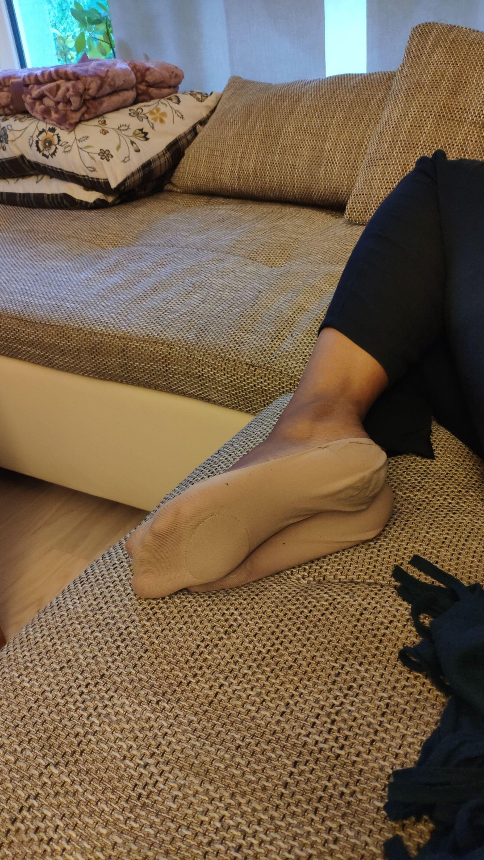 Short nylon socks, feet candids, slut wife