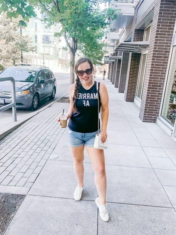 P Interesse an Schönheit junger Frau Modeblogger