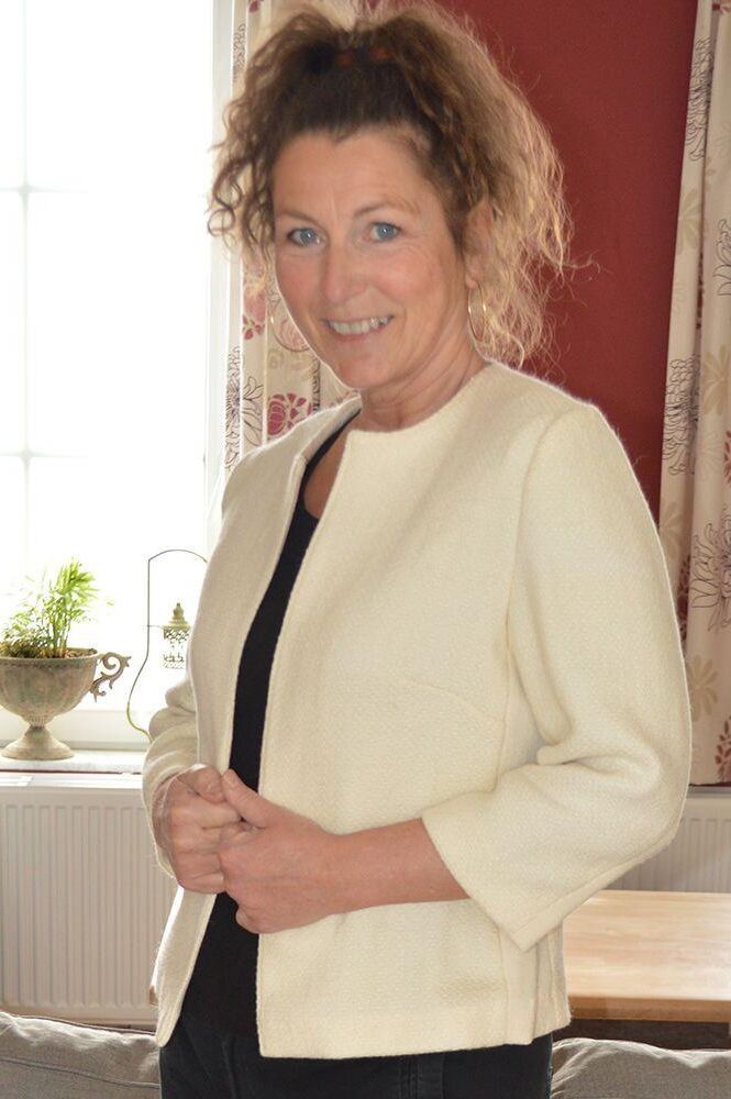 P interest In Beauty Focus On Milf and Mature Models