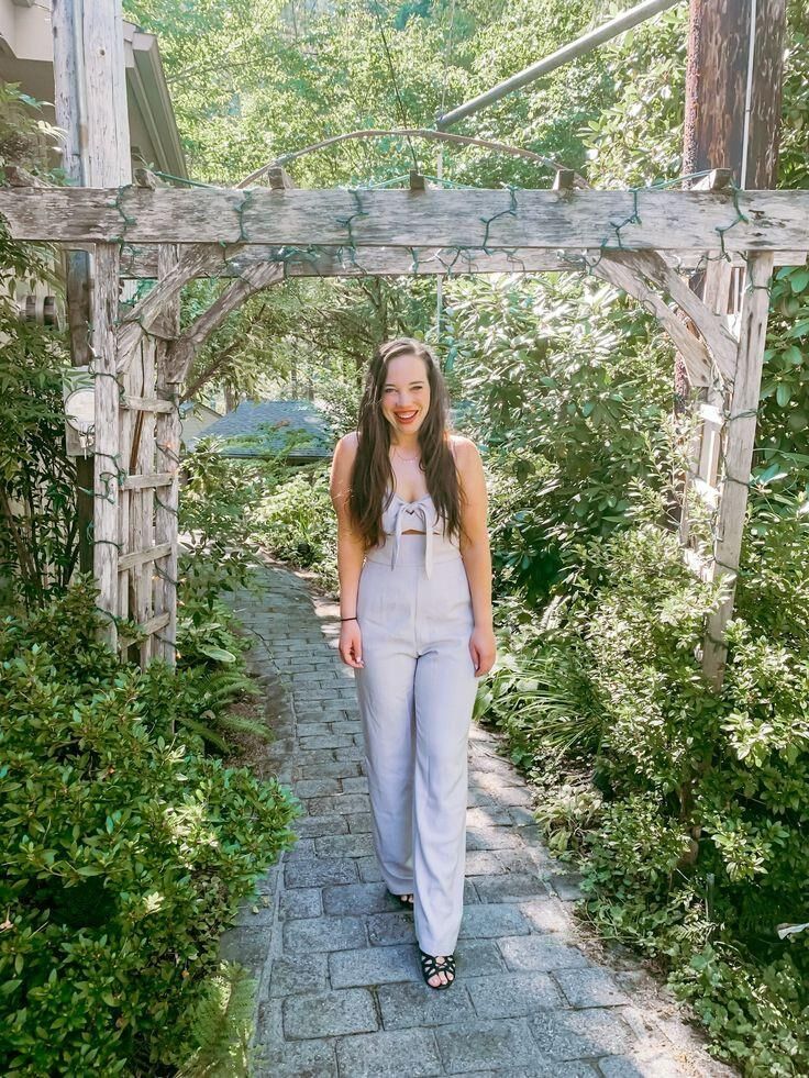 P Interesse an Schönheit junger Frau Modeblogger