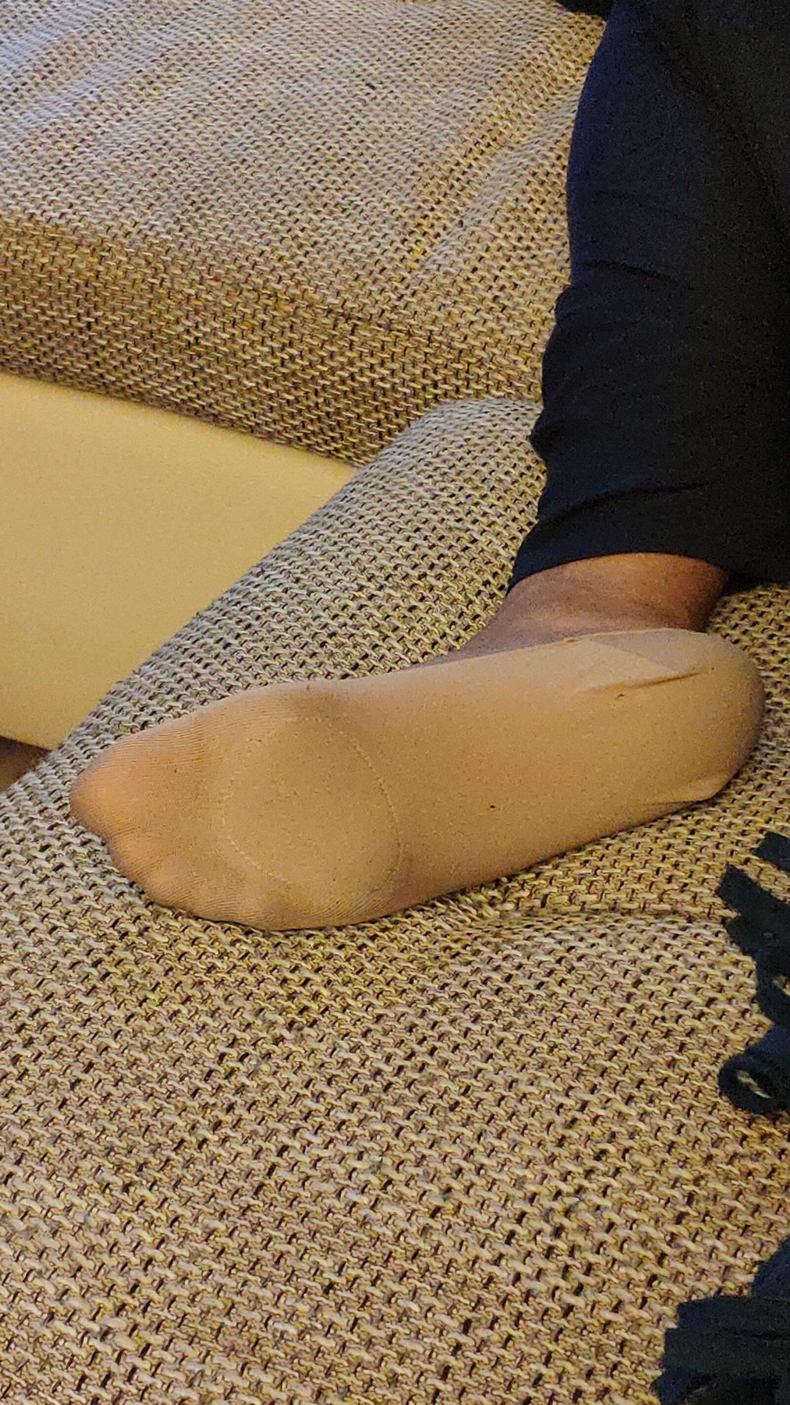 Short nylon socks, feet candids, slut wife