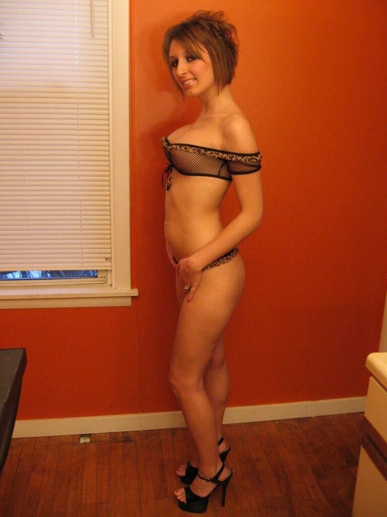Azlyn Gates high school onahole