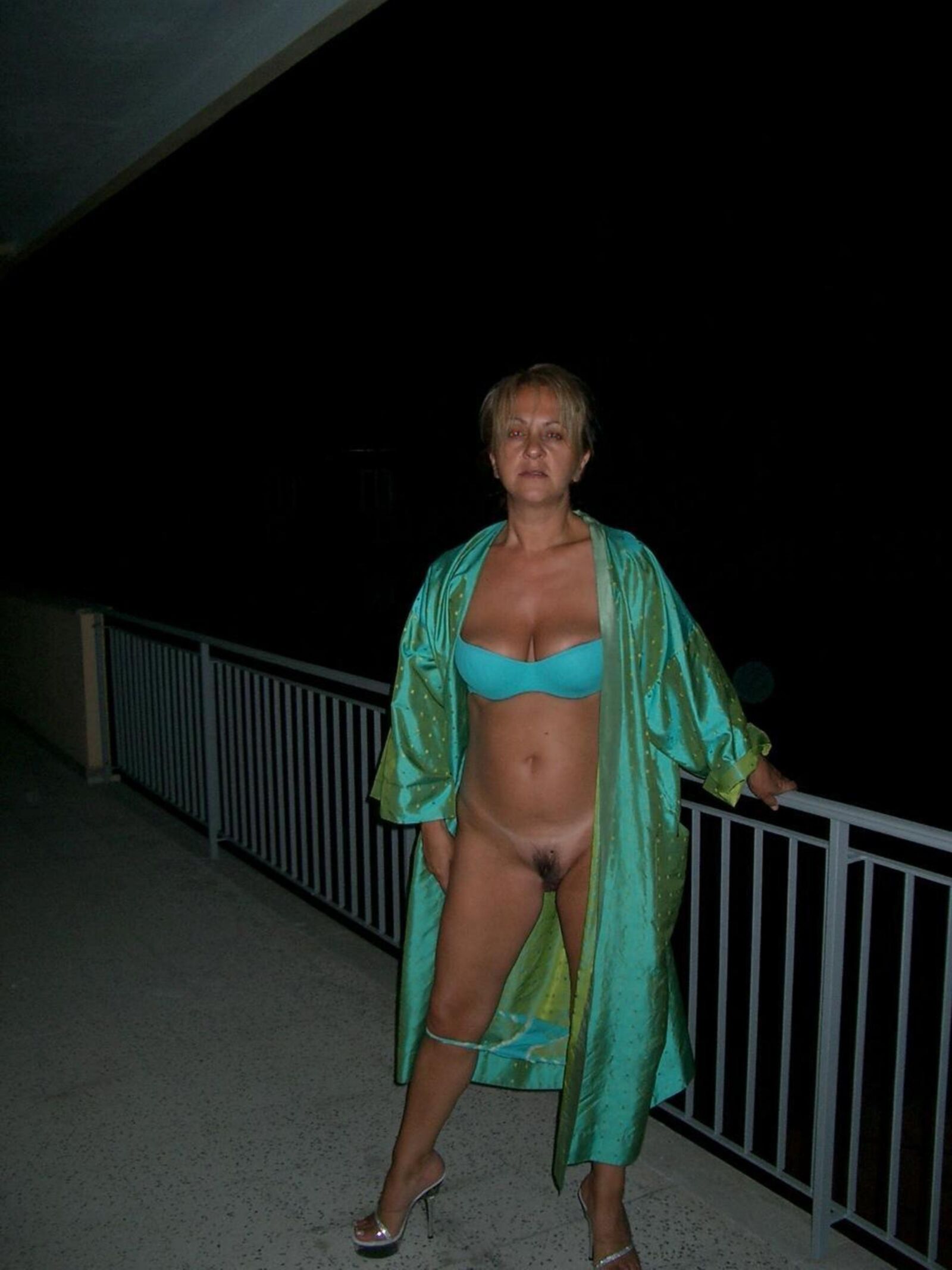 Milf salope pour votre plaisir de caresser