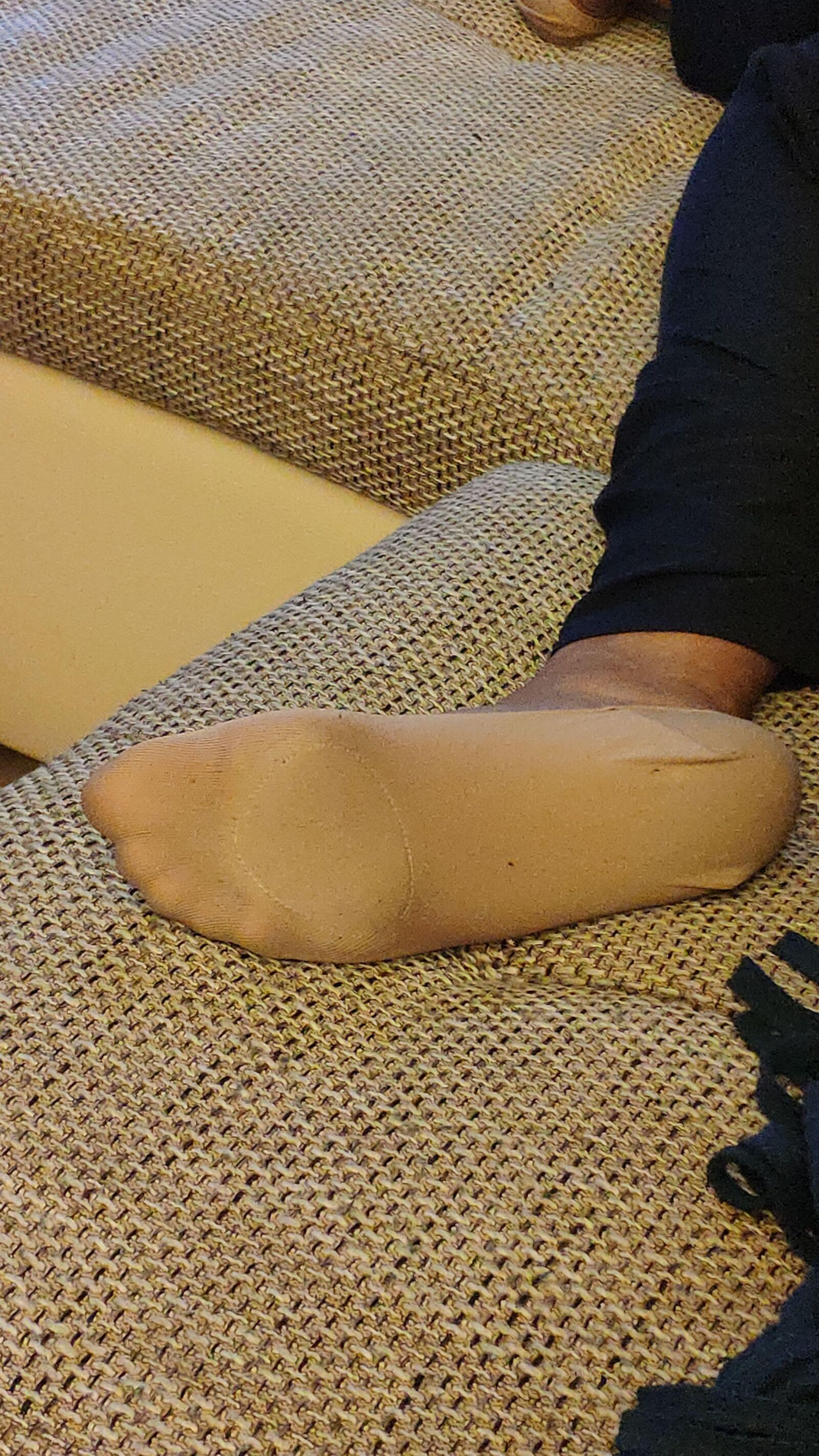 Short nylon socks, feet candids, slut wife