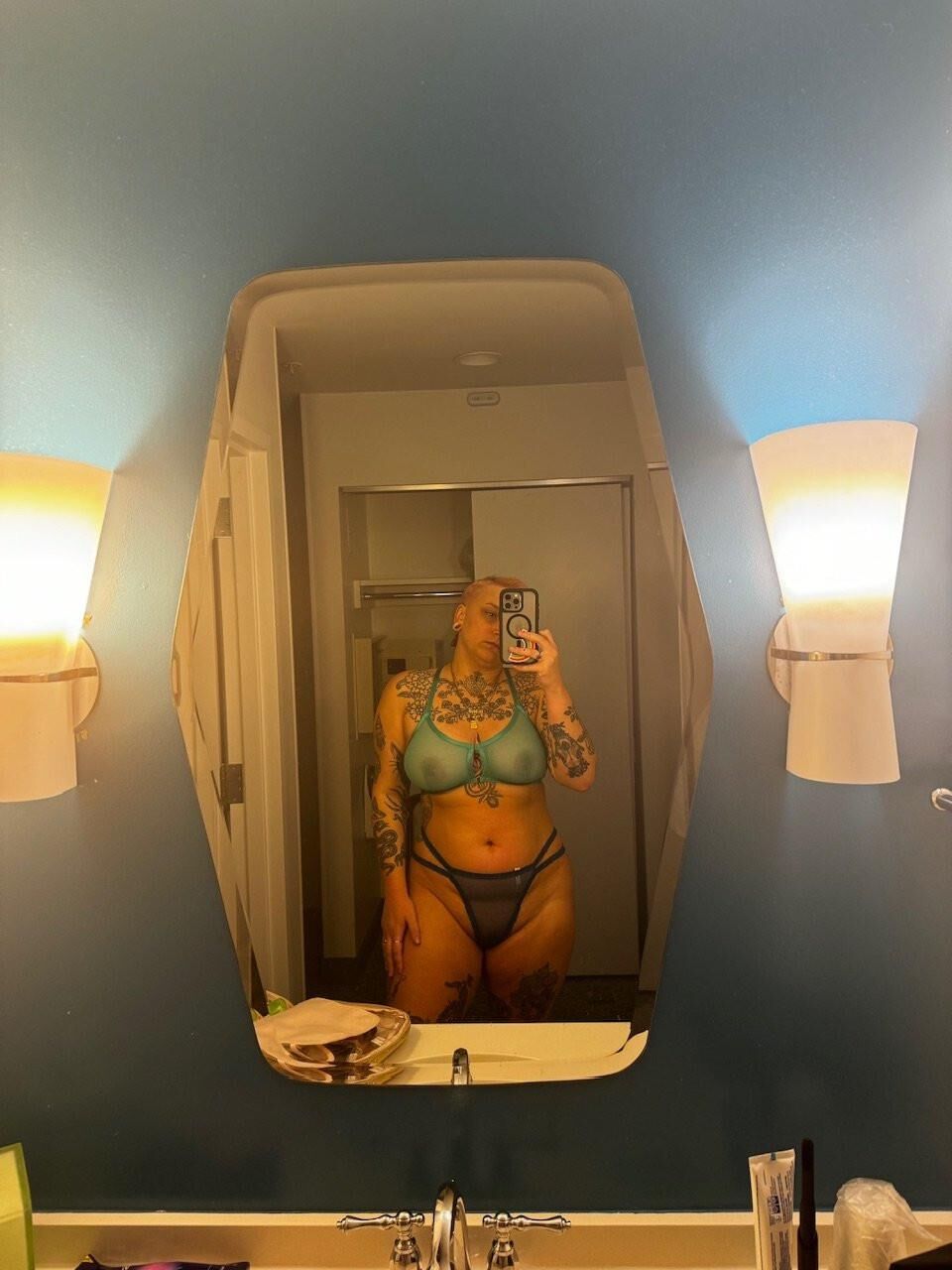 Sara Floridian wife