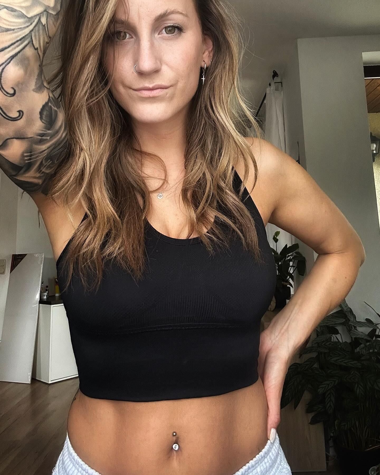Jenny K., salope allemande (Deutsch)