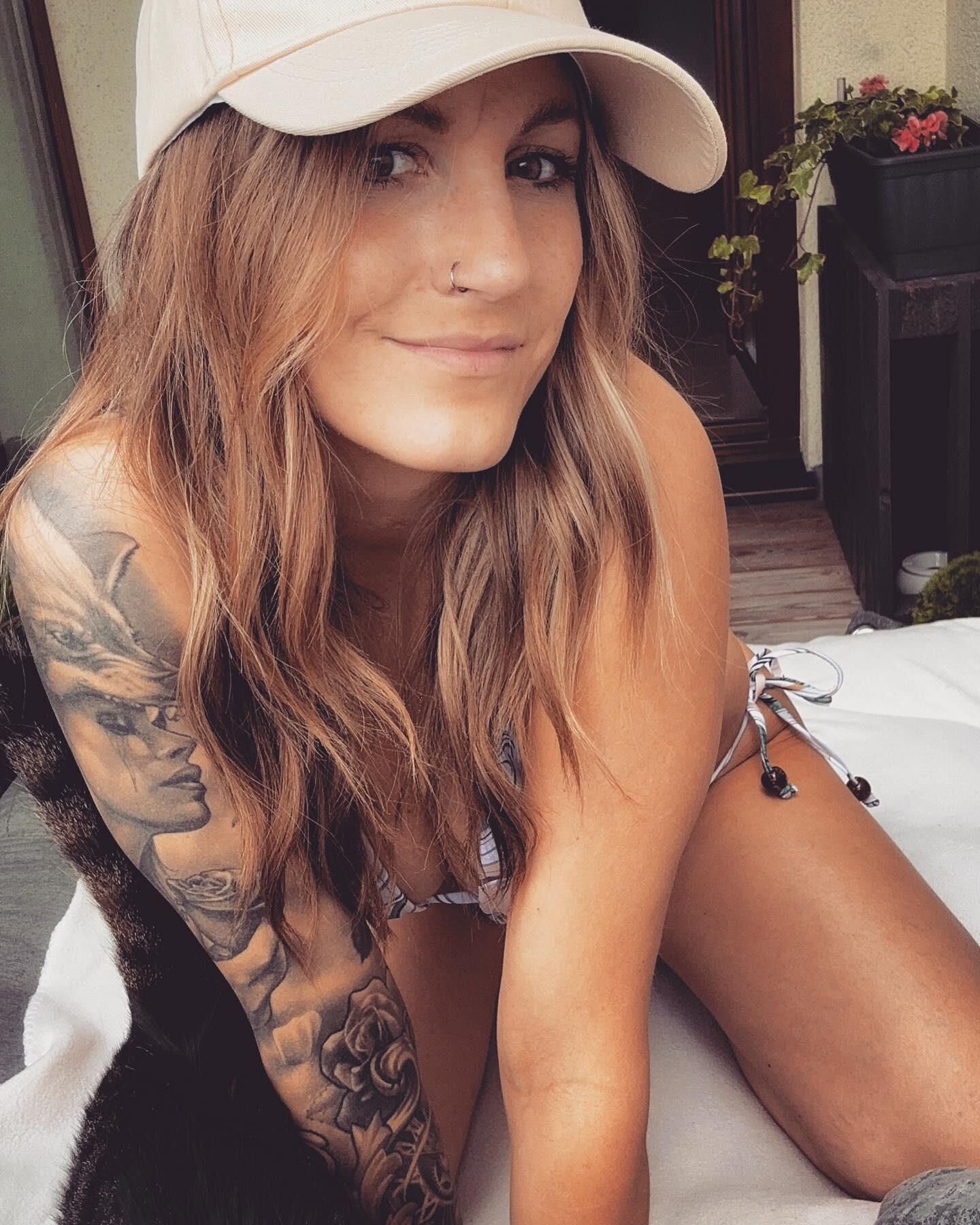 Jenny K., salope allemande (Deutsch)