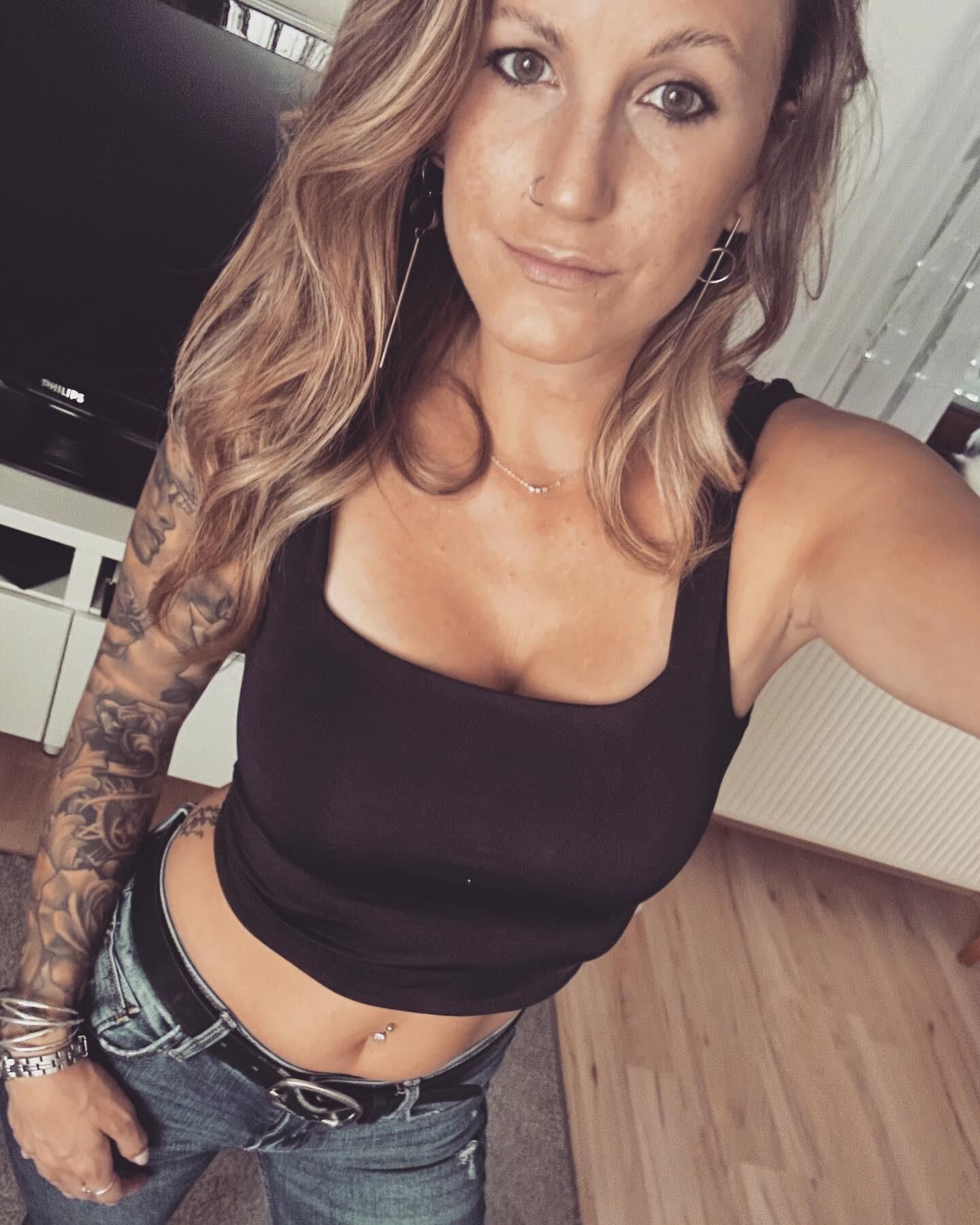 Jenny K., salope allemande (Deutsch)