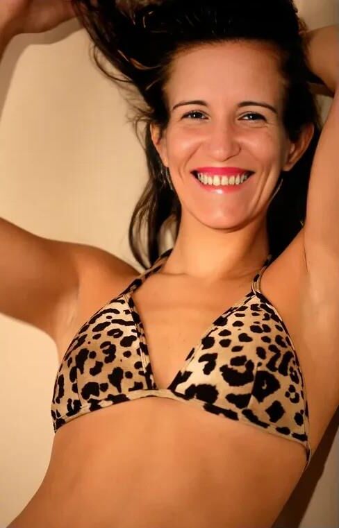 I am an escort dressed in a leopard print