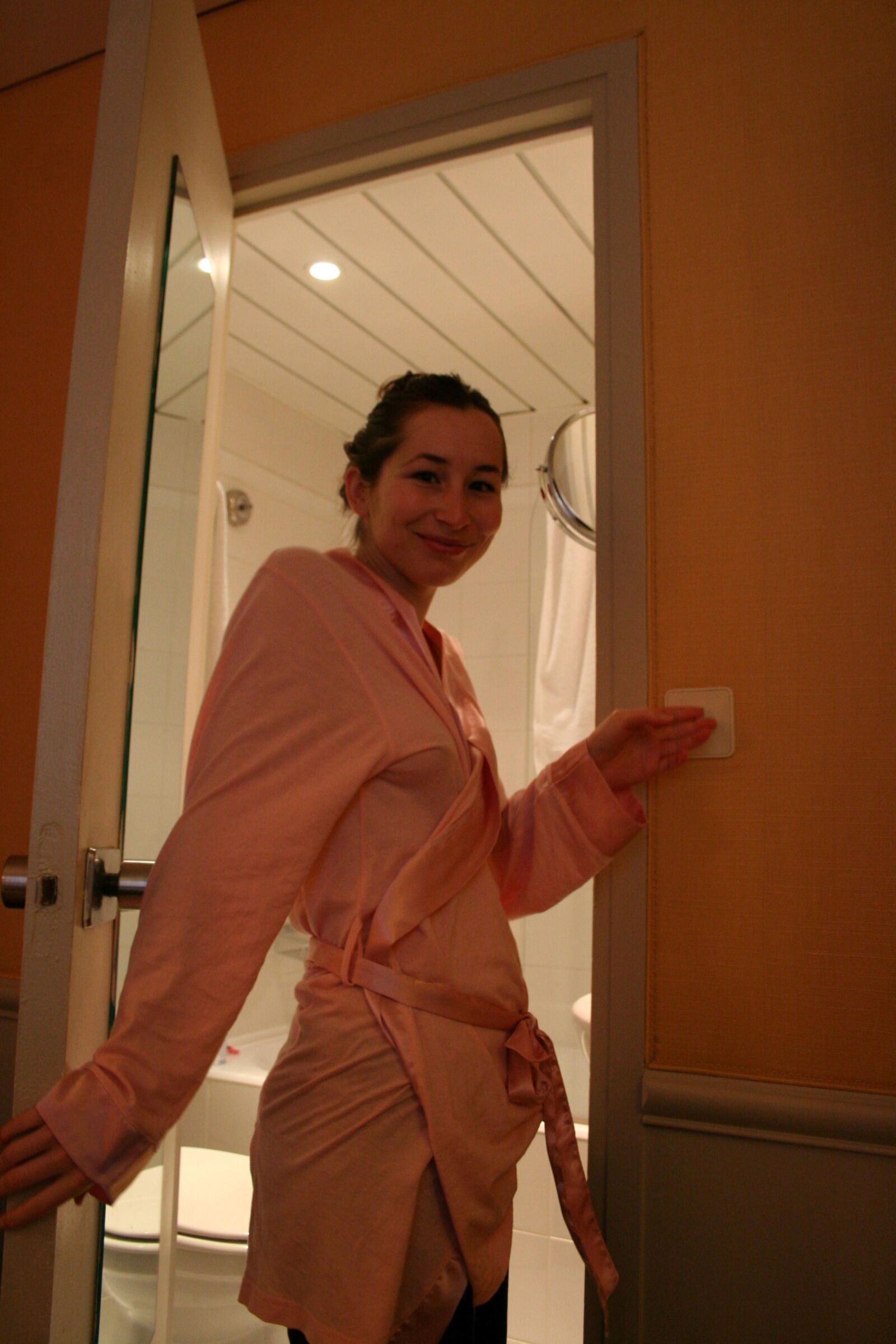 marlenes reluctant online nudity