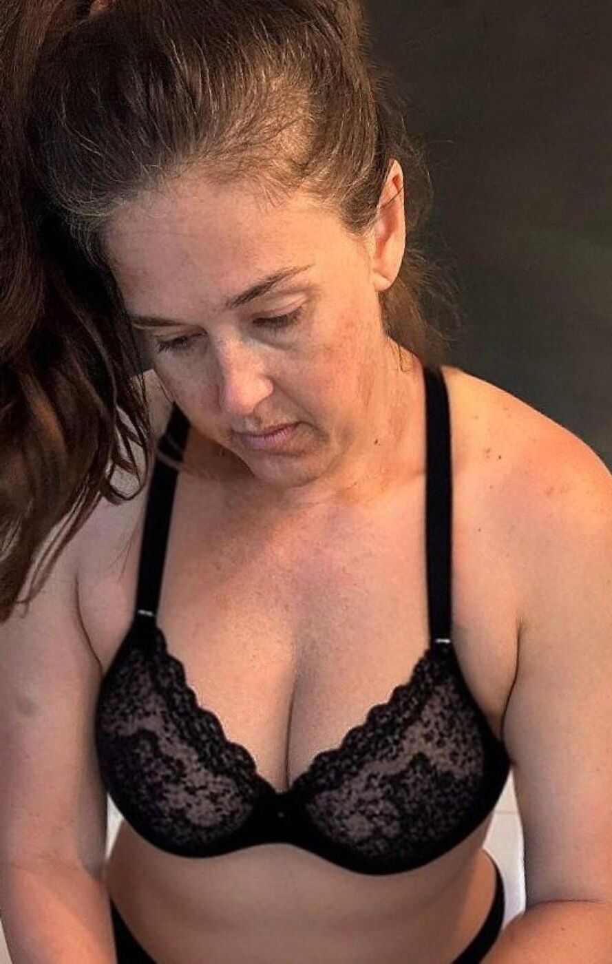 ブラジャーの毎日の女性に見られます