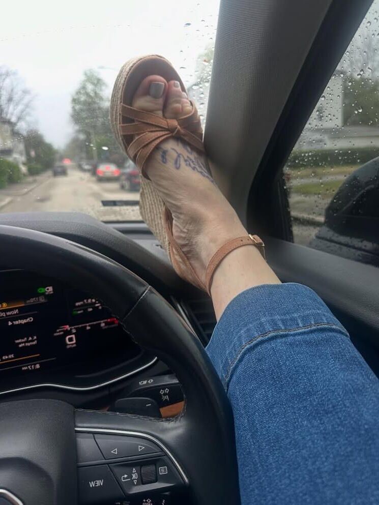  Legs, Feet, and Toes