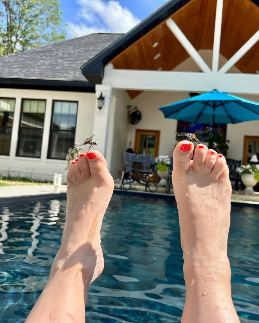  Legs, Feet, and Toes