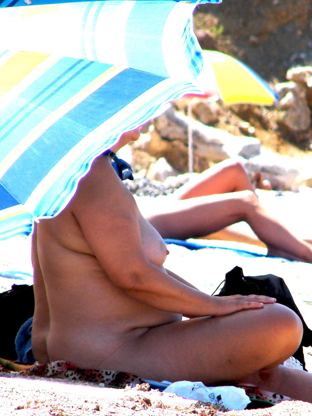 Clairwill's tribute Beach pics to 