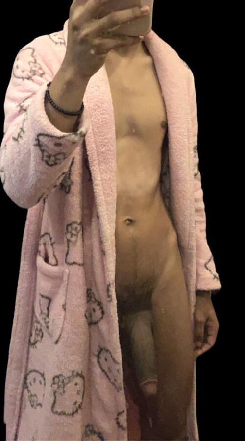 男性と女性は朝のローブを開きます