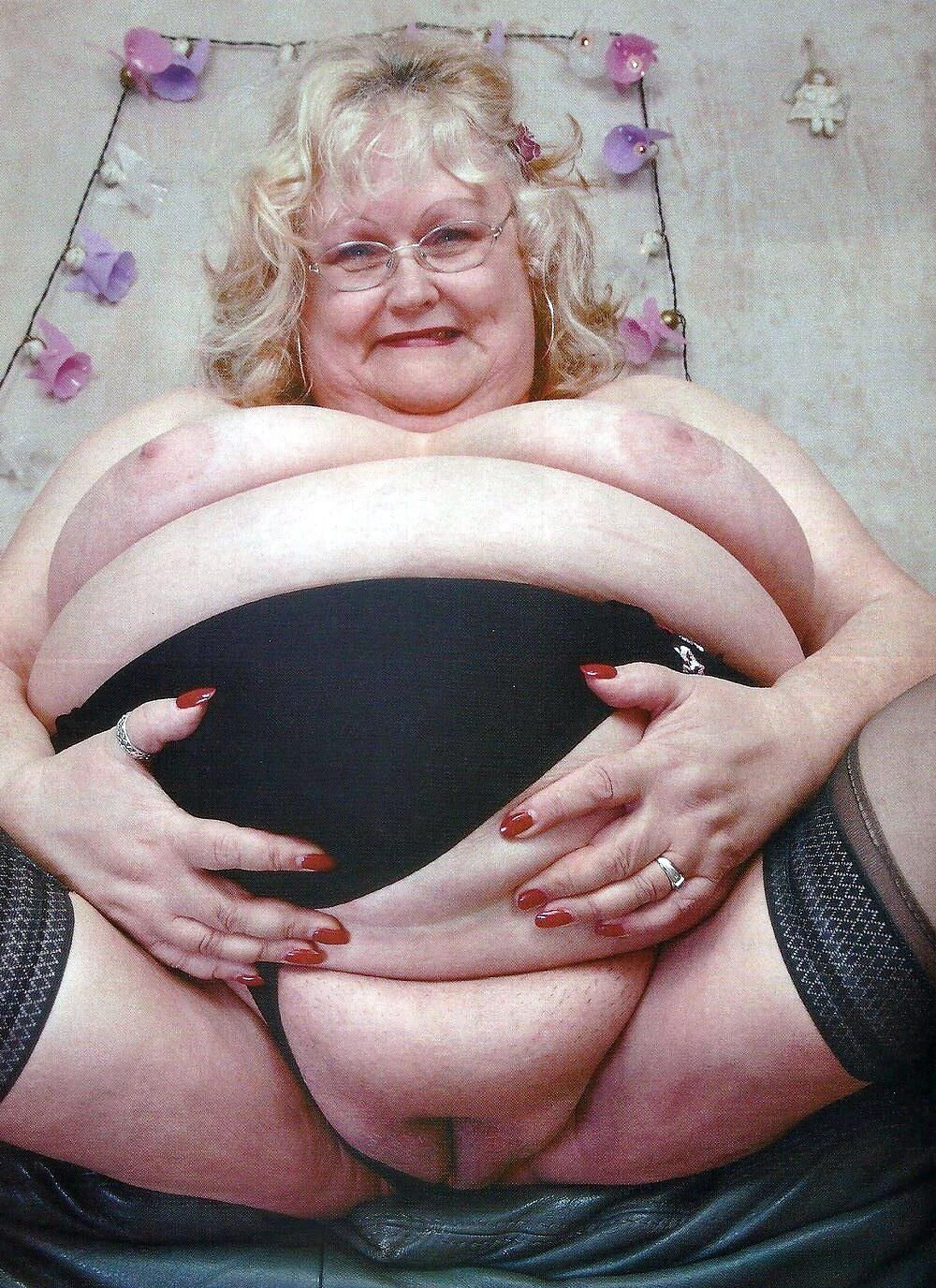 Les Grands Meres Font de Bonnes Vieilles Putes