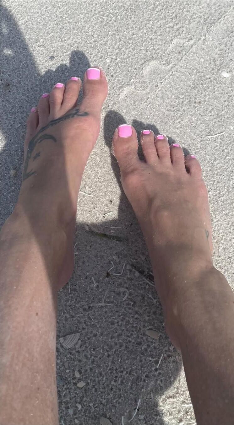  Legs, Feet, and Toes