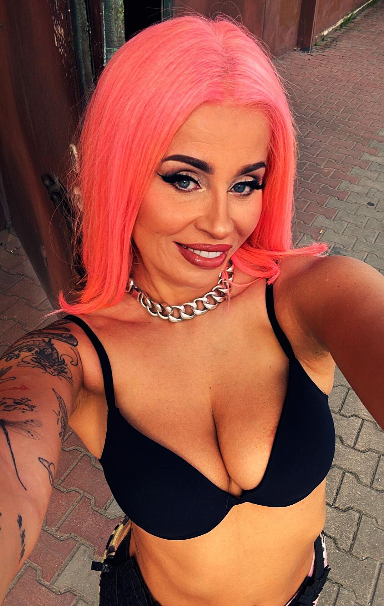 WORLD SLUTS #