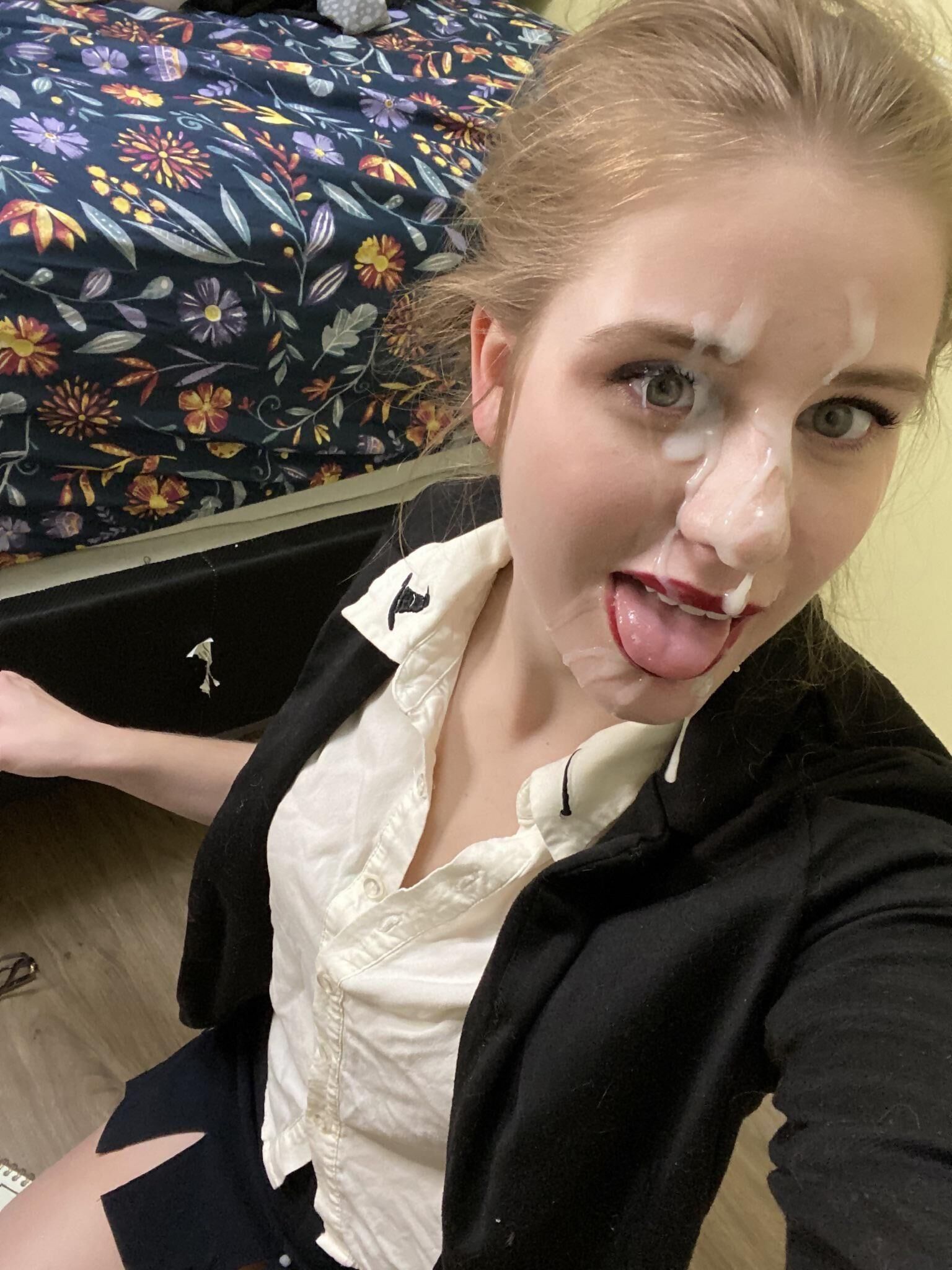 Blondinette pue le sexe