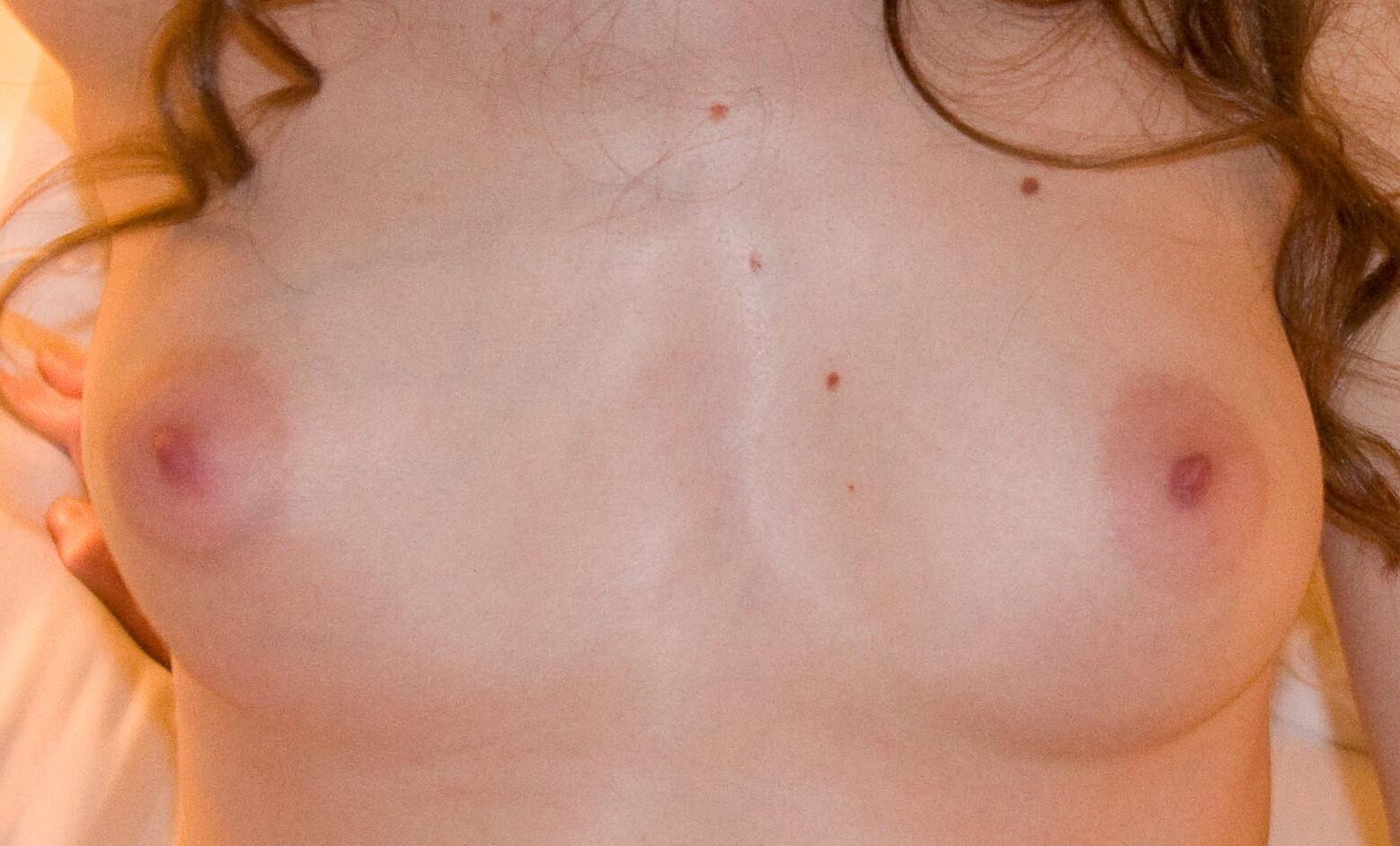 私の妻のおっぱい。