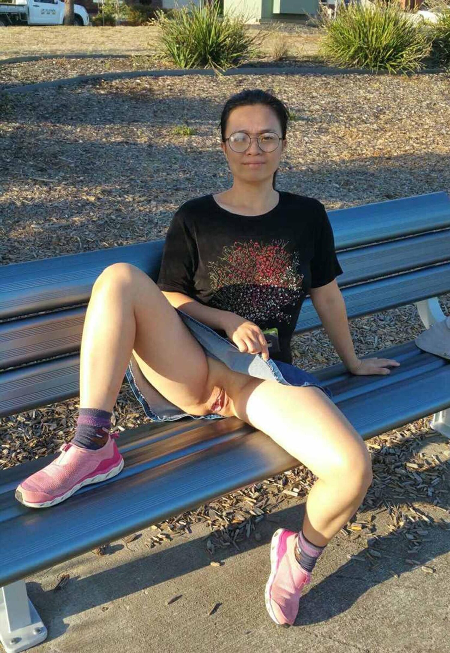 Flashing Public Asian Pussies