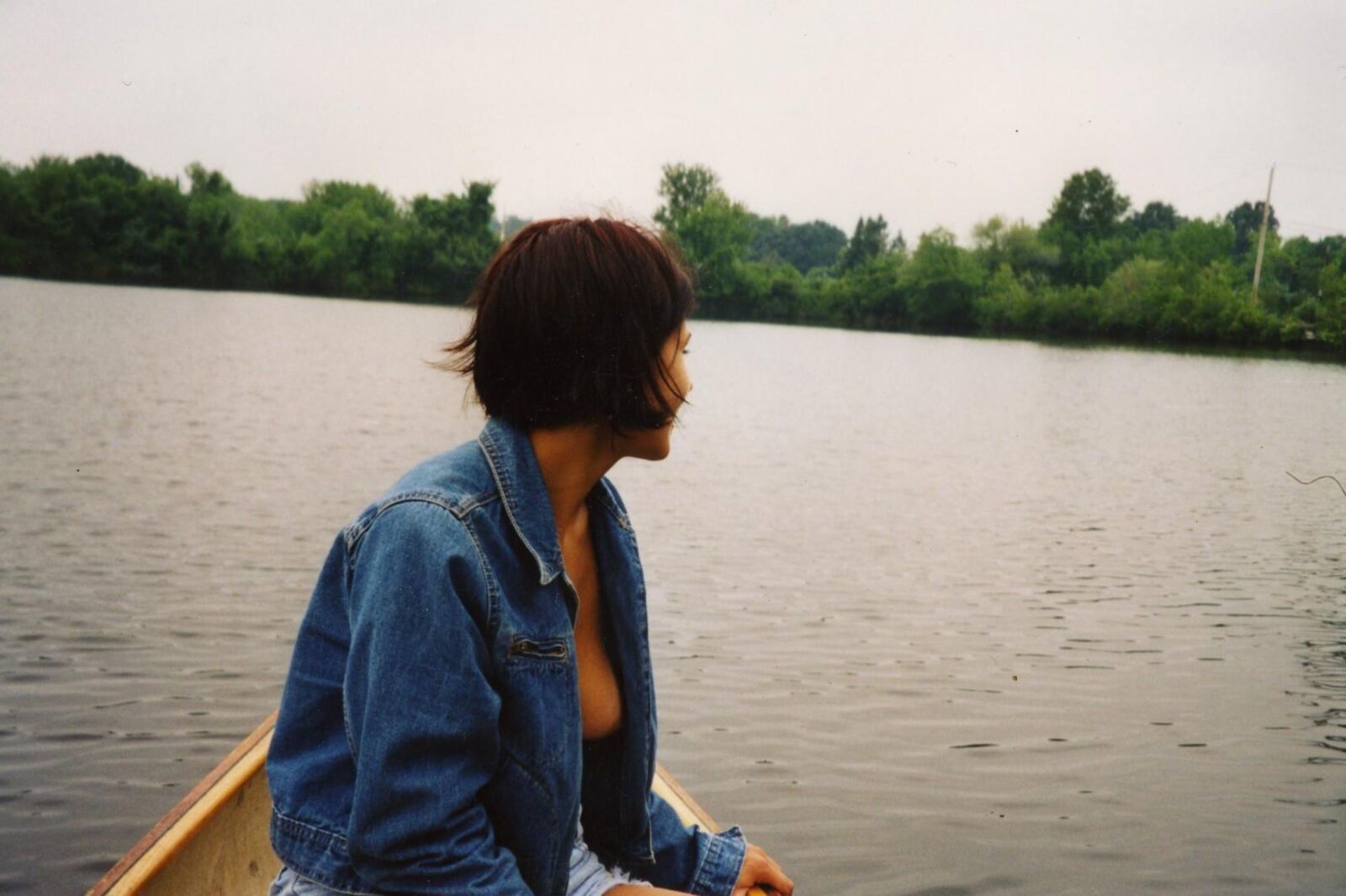 girlfriend naked at lake