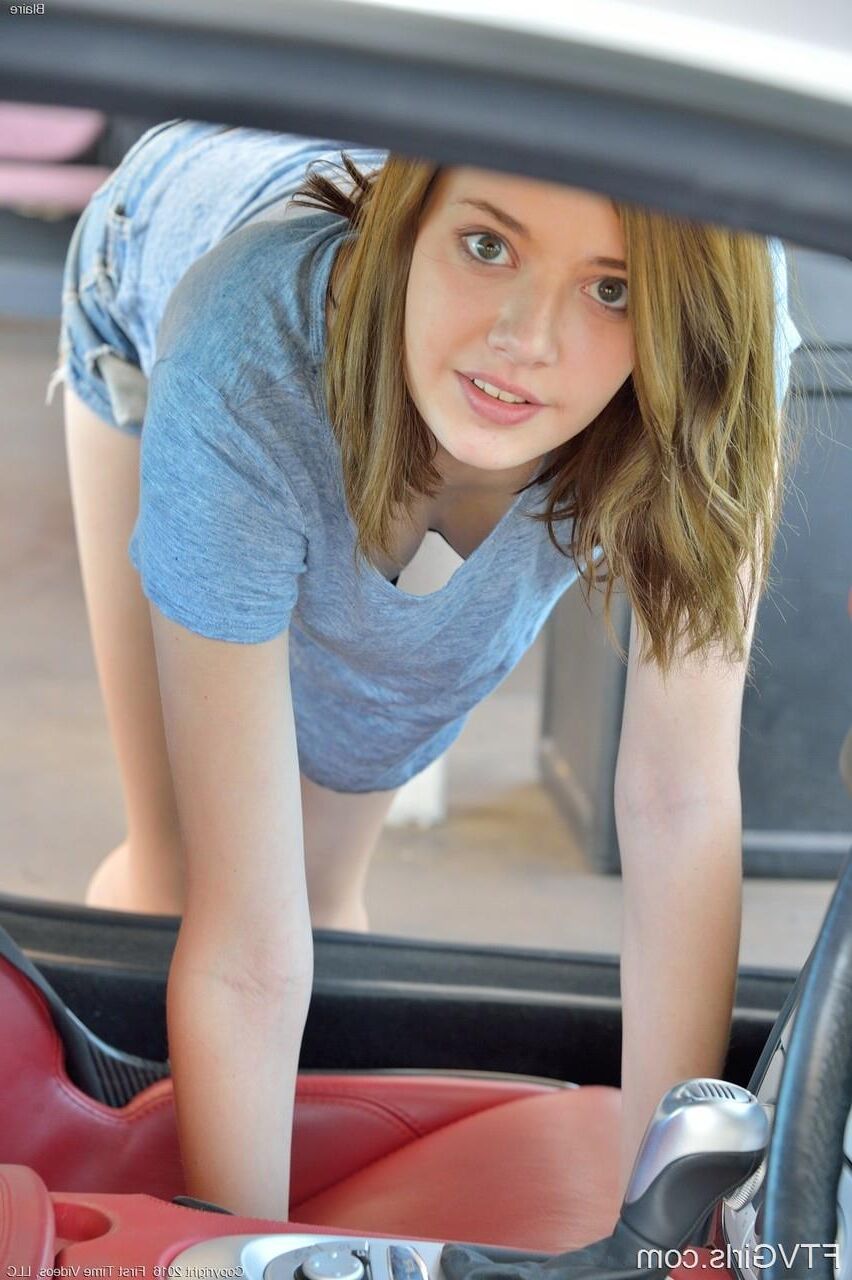 Random Pics of teens, asses, and more 