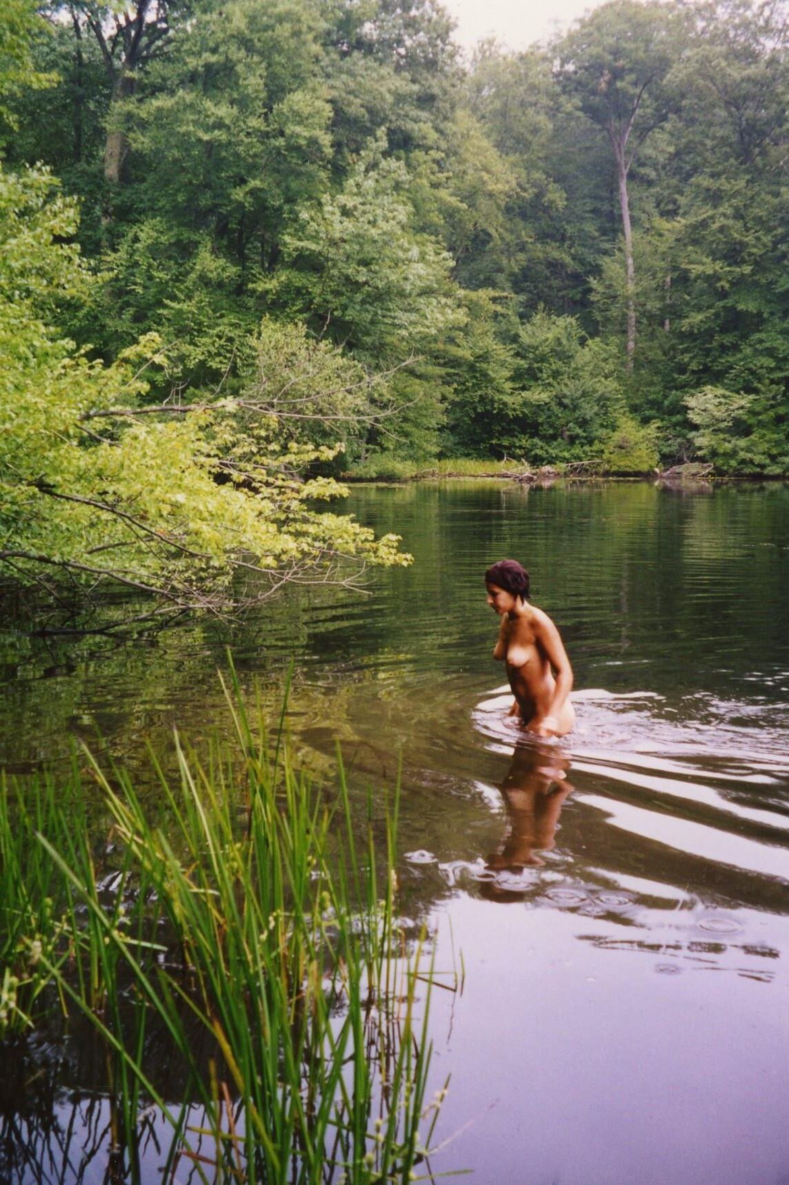 girlfriend naked at lake