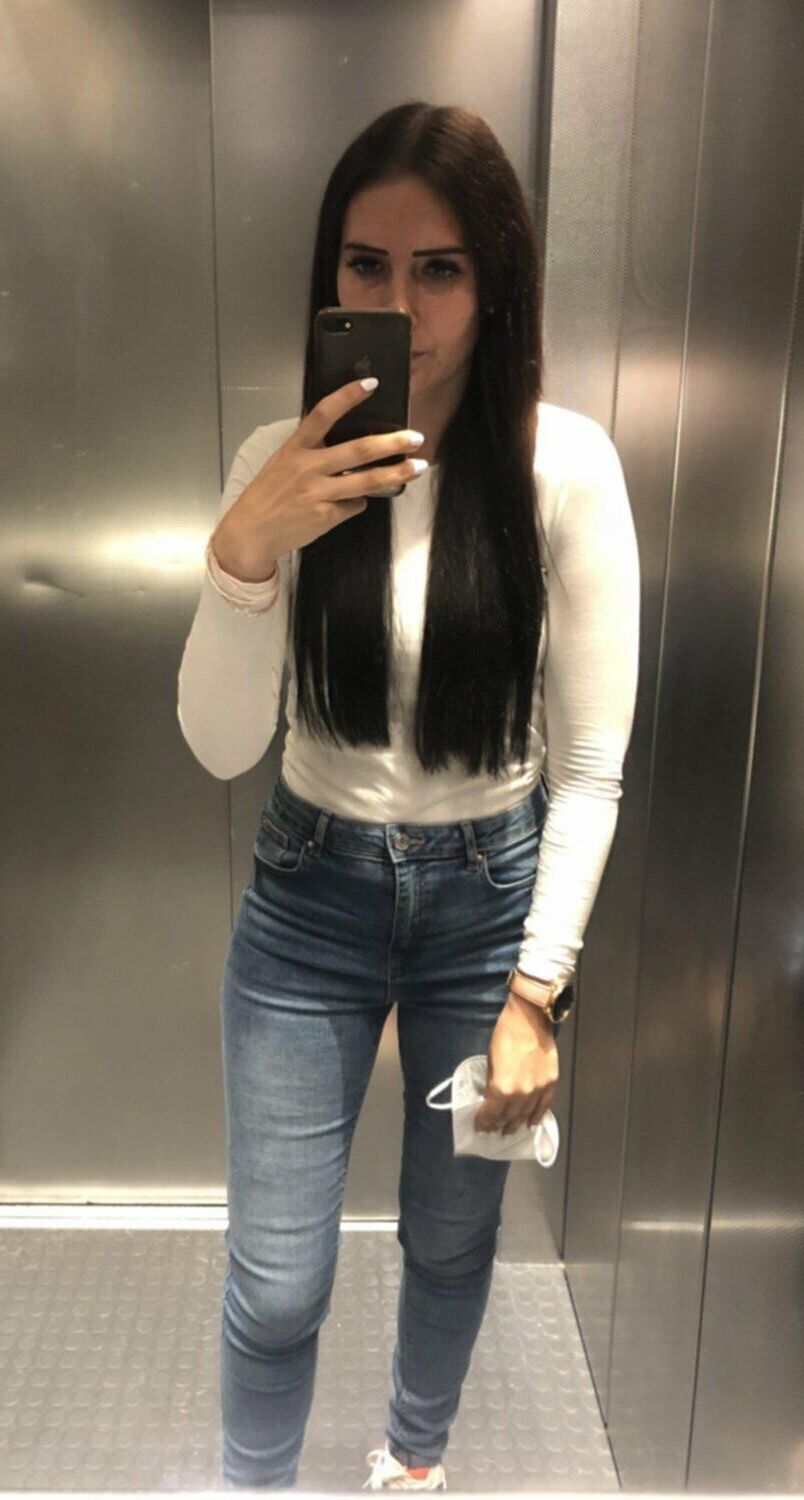 Nadine B.はWebwhoreになります